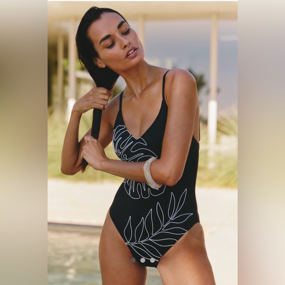 Sanctuary Scoop-Neck Tank One-Piece Swimsuit